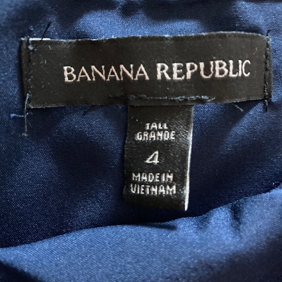 Navy lace pencil skirt- Banana Republic - Picture 2 of 5